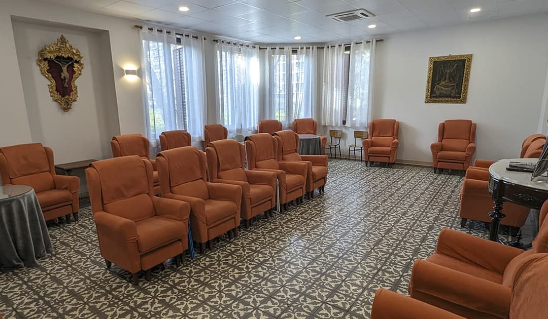 salon de la residencia el refugio